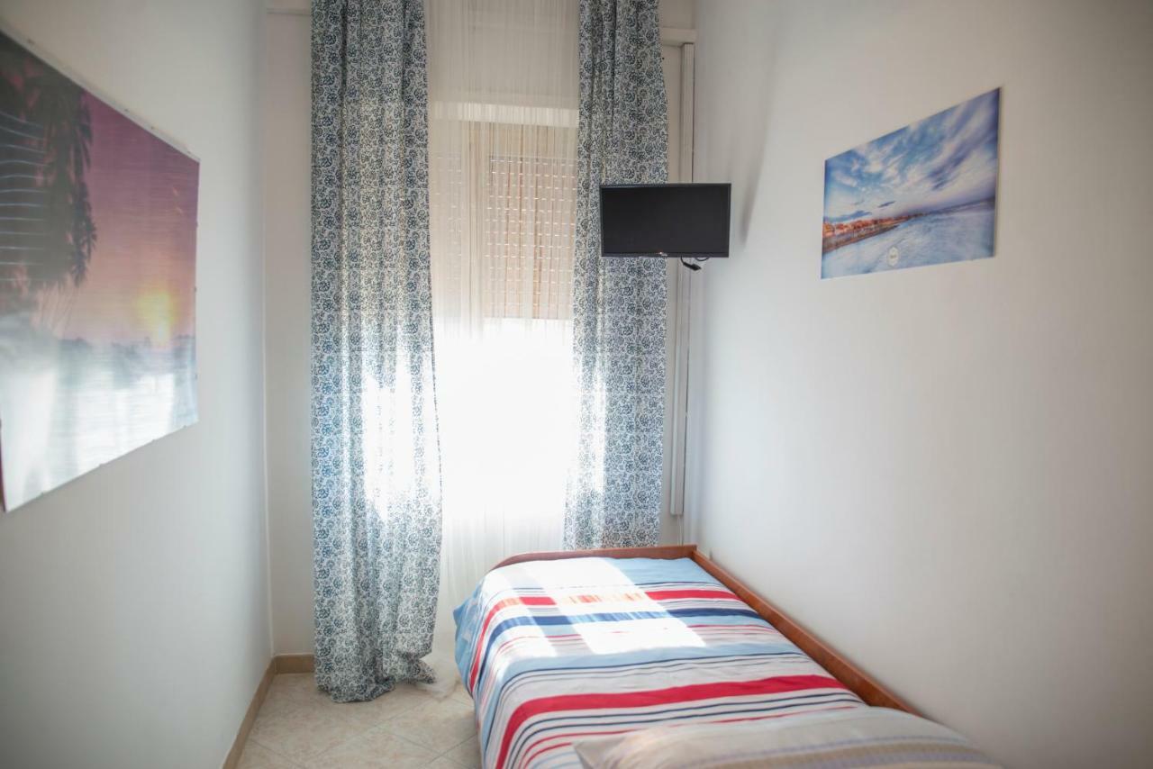 B&B Calypso Ostia Buitenkant foto