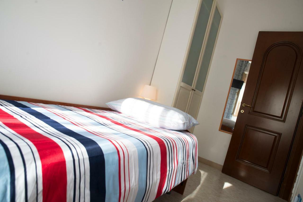 B&B Calypso Ostia Buitenkant foto