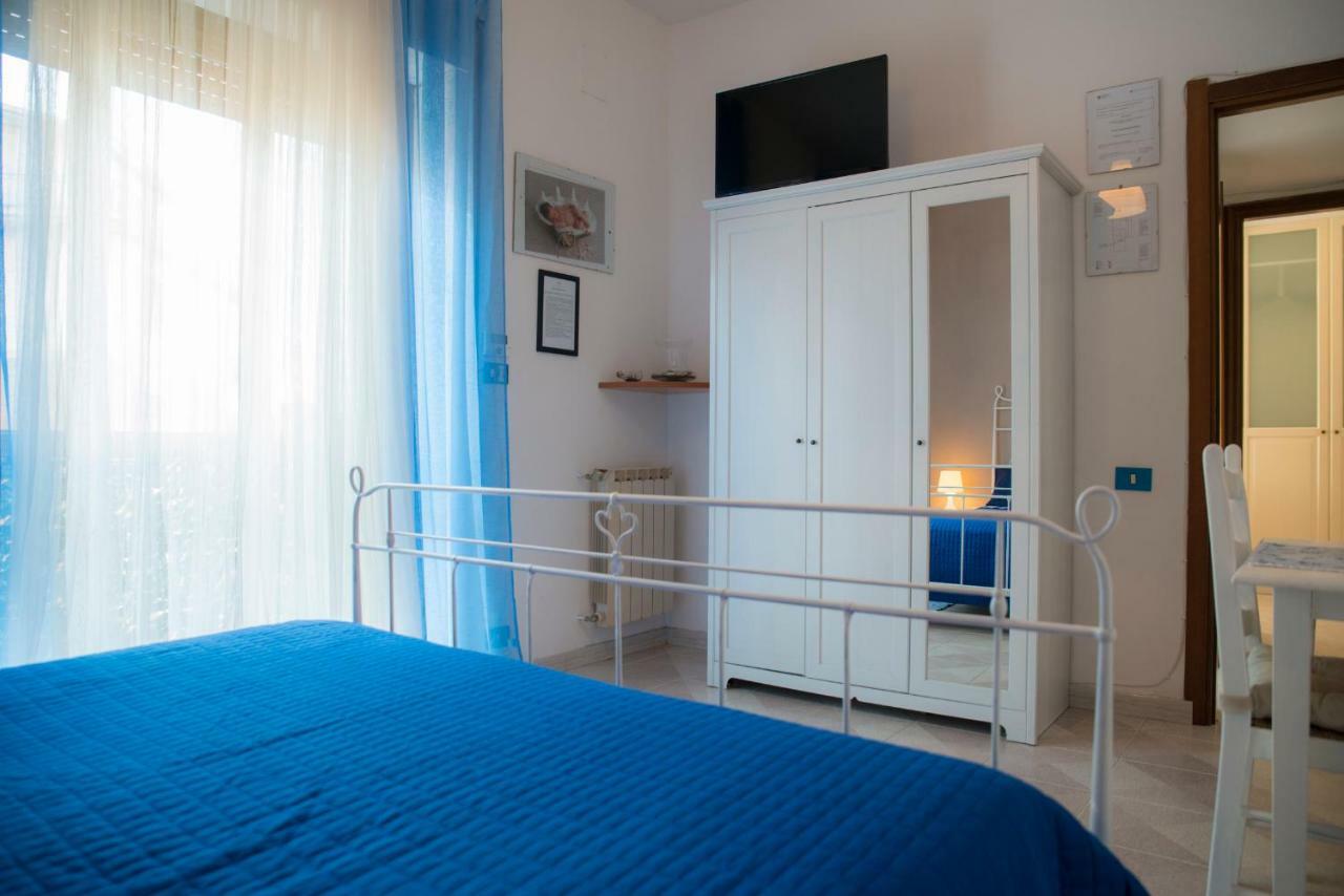 B&B Calypso Ostia Buitenkant foto